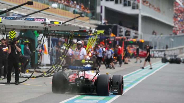 Lewis Hamilton v boxech při GP Kanady