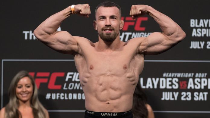 Slovák Klein má další výhru v UFC. Soupeře udolal na body
