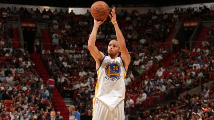 Blog NBA: Steph Curry mezi megahvězdami