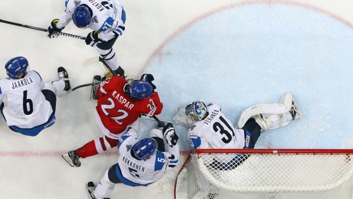 SLEDOVALI JSME: Čeští hokejisté prohráli s Finy 2:3