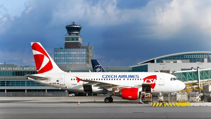 Aerolinky čelí největší krizi v historii. Má jim stát pomoct? Češi mají jasno!