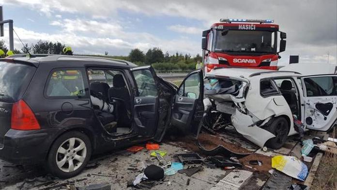 Hromadná nehoda ucpala dálnici D1! Zranilo se 7 lidí, část vyprošťovali