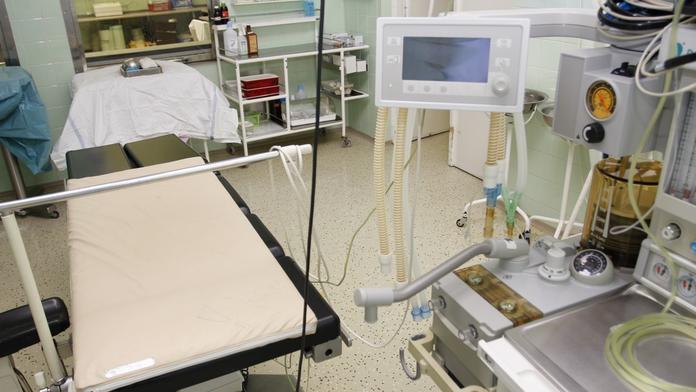 Doktoři zbytečně řezali do lidí, aby si víc vydělali
