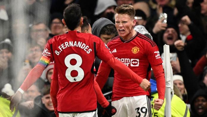 City po prohře spadli na 4. místo. United ve šlágru porazili Chelsea