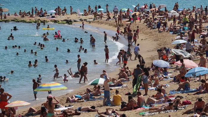 "Táhněte!" vzkazují Španělé turistům. Neváhají na ně i zaútočit