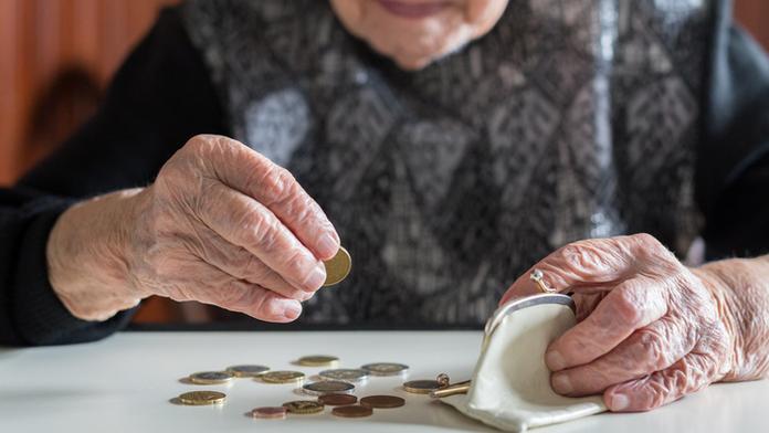 Někteří čeští senioři jsou ve vatě. Takto vysoký mají důchod
