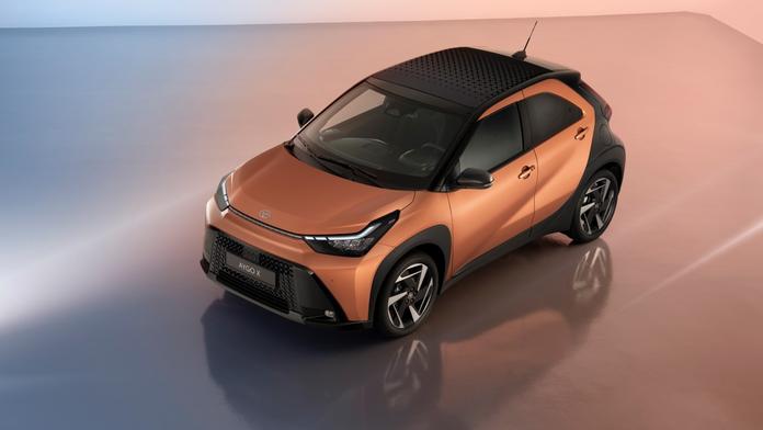 Toyota zlevňuje hybridy a představuje novinku: Malé velké Aygo z Kolína bude zábavnější