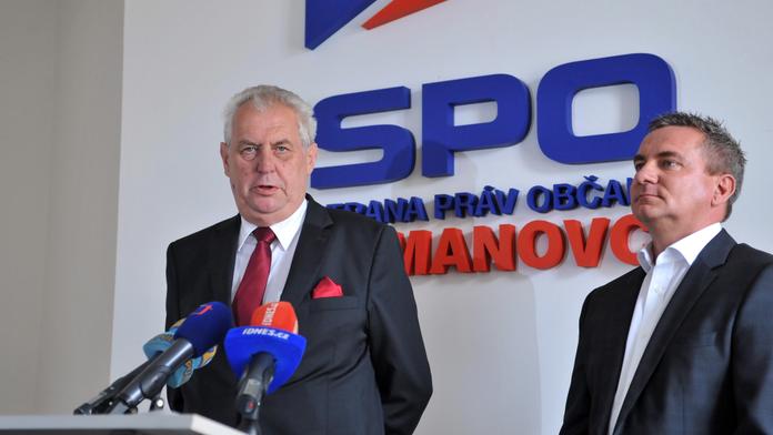 Miloš Zeman už nasbíral 50 tisíc podpisů a jde do boje o Hrad