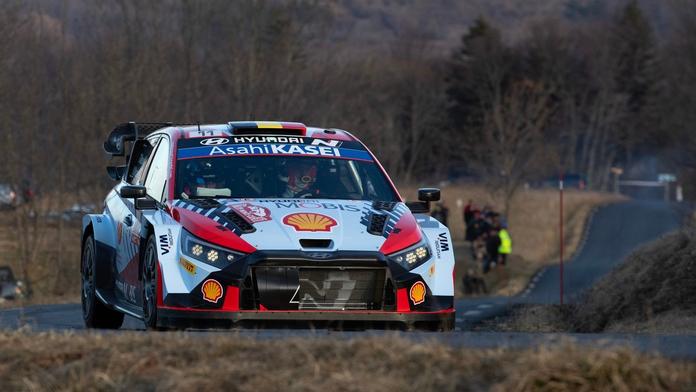 Belgičan Neuville má druhý titul z Rally Monte Carlo, Ogiera porazil o 16 vteřin