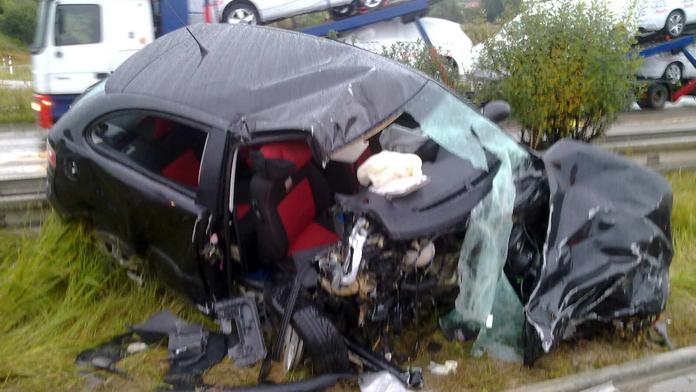 Opilý a zfetovaný řidič nákladního mercedesu zabíjel na Nymbursku