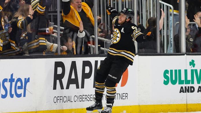 Pastrňák vedl Boston k dalšímu úspěchu. Colorado dostalo výprask