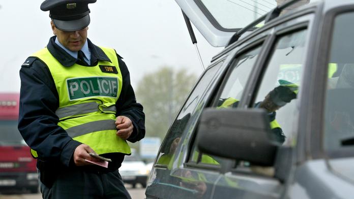Čeští policisté vzali úplatek, tvrdí polský řidič. Věc řeší inspekce