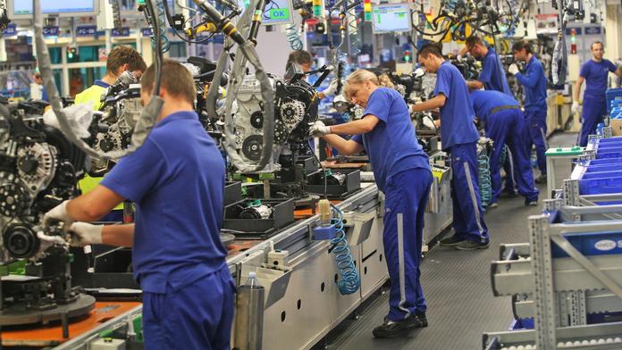 Nošovická automobilka šetří, přichází krize i na další české autovýrobce?