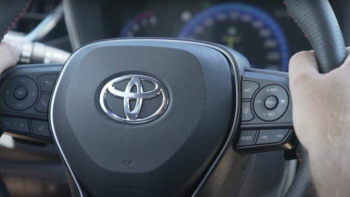 Opravdu využíváte vše, co umí vaše auto? 9 vychytávek pro snazší řízení