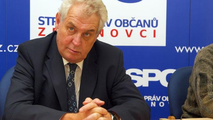Zemanovu stranu sponzoruje česká spojka ruského Lukoilu