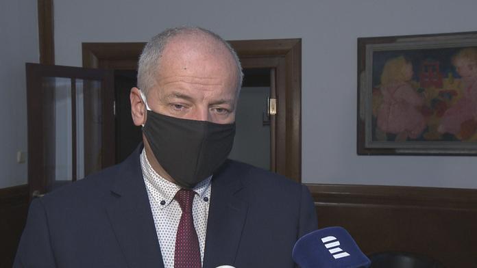 Děti se do škol jen tak nevrátí. Záležet bude na datech, říká Prymula
