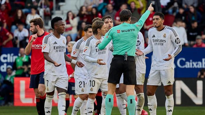 Bellingham dostal za údajnou urážku sudího trest. Real se chce odvolat