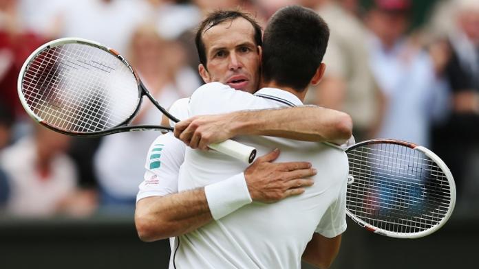 Showman „Štěpec“ zase létal. A vyprodaný Wimbledon tleskal