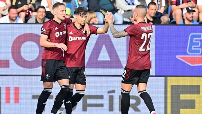 Sparta na Slovácku nezaváhala, dvěma góly rozhodl Kuchta. Slaví i Plzeň
