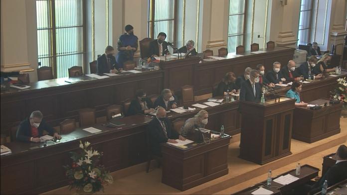 Poslanci zatím nejednali o covid pasech, ANO návrh nakonec stáhlo