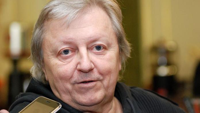 Neckářovi hrozí OSLEPNUTÍ! Musí na OPERACI!