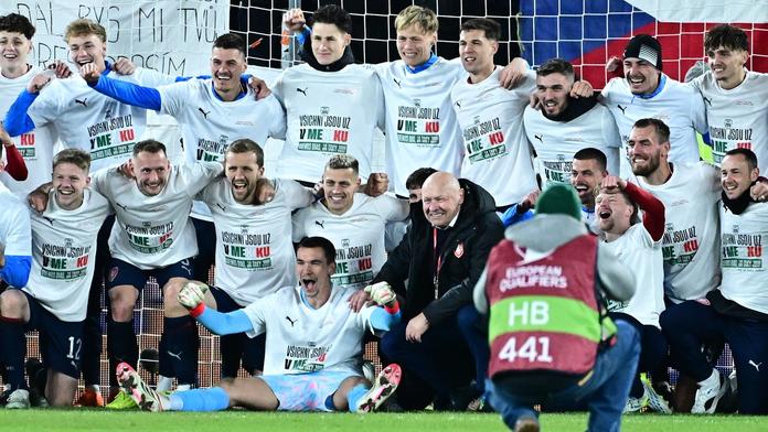 Čeští fotbalisté slaví postup na MS 2026