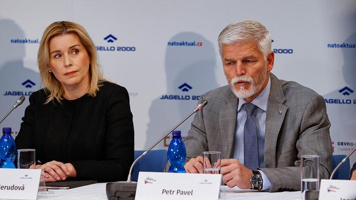 Ponížil mě, nařkla Nerudová generála Pavla. Ten hovoří o špatné interpretaci