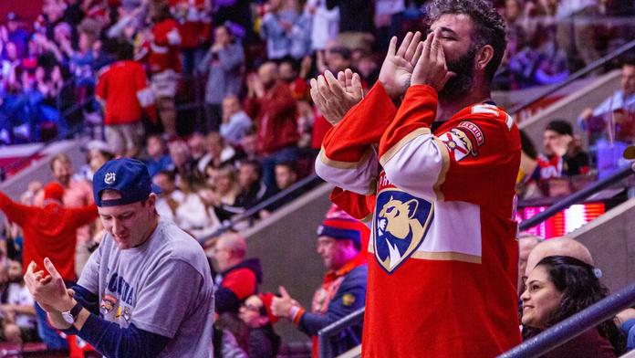Průlom v NHL! Panterům pomůžou v hledišti tisíce diváků!