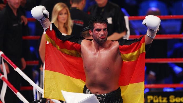 Mám lví srdce a vyhraji, hlasí boxer Charr, který vyzve Vitalije Klička