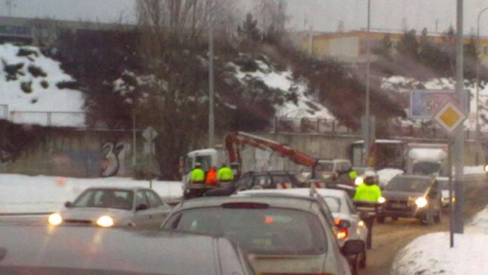 SLEDUJEME: Silnice uzavírá sníh, chumelenice na Moravě!