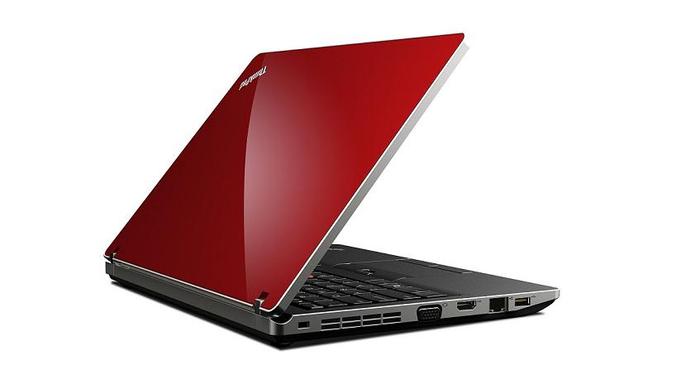 Sexy tvary a podsvětlená klávesnice. To je ThinkPad Edge