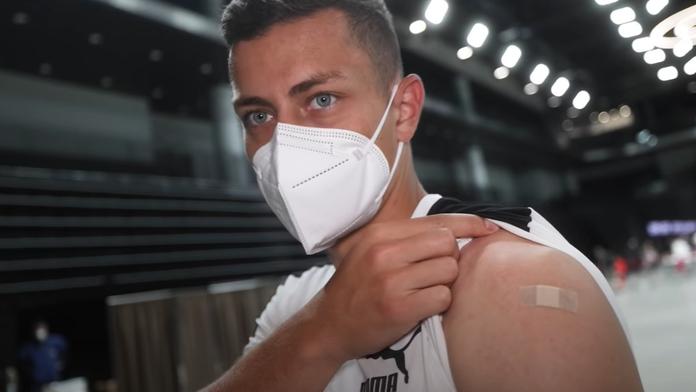 Slavia propaguje očkování proti covidu-19. Fanoušci ji za to odsoudili