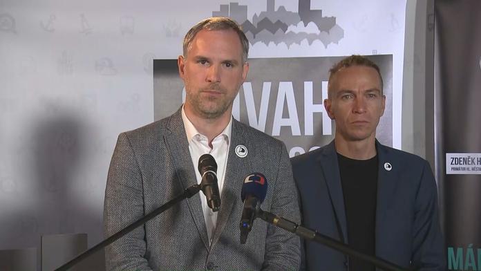 Zdeněk Hřib a Ivan Bartoš na tiskové konferenci Pirátů, 2022