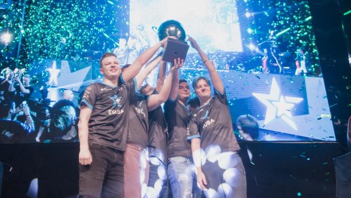 CZC.eSuba podéváté triumfovala v domácí LOL lize, jde do bitvy o miliony