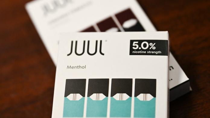 Výrobce e-cigaret Juul zaplatí 440 milionů dolarů za urovnání vyšetřování svých marketingových strategií