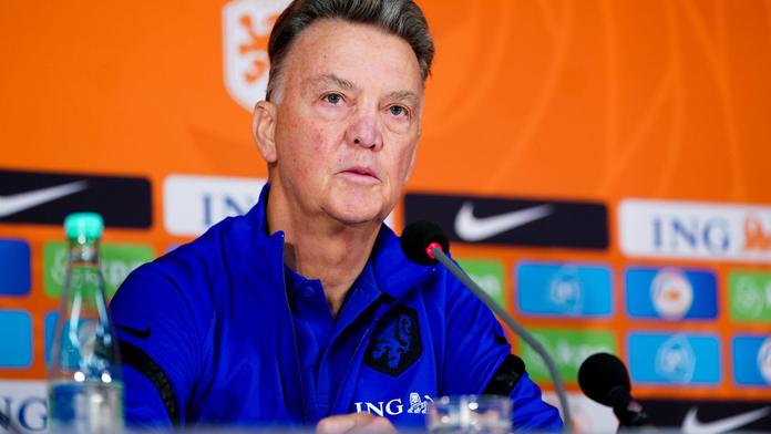 Trenér Nizozemska se opřel do Barcelony. V týmu prý kritizují jenom cizince