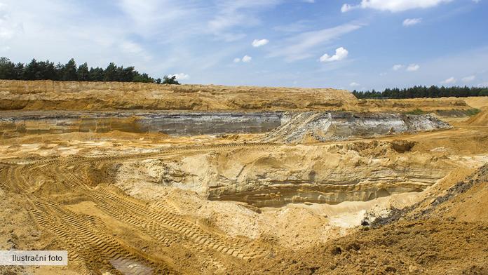 Obyvatelé Kolínska se bouří. Kvůli těžbě písku mohou přijít o vodu a okolní lesy