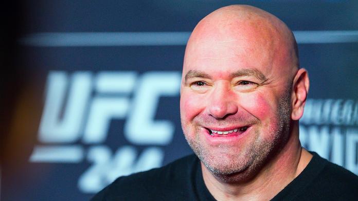 Muay thai zápasník přišel v práci o nohy. Šéf UFC mu věnoval 10 tisíc dolarů