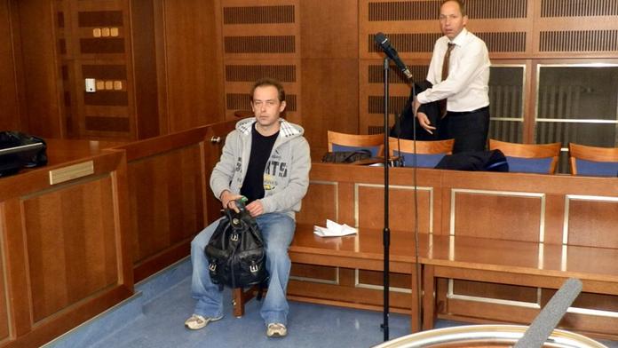 Otec znásilnil dvě nezletilé dcery, teď půjde na 7,5 roku za mříže