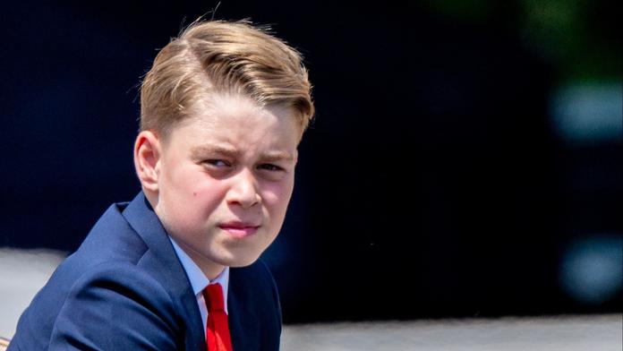 Princ George vyrazil fanouškům dech. Začínají si ho plést s Williamem