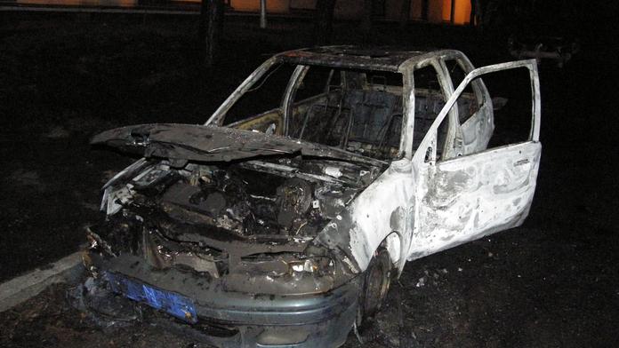 AUTO VYLÉTLO Z DÁLNICE D2! Hasiči museli zraněné vystříhat z vraku