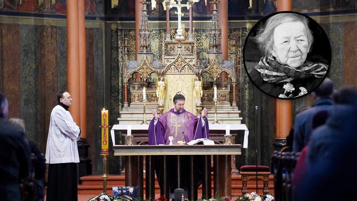 Poslední rozloučení s Jaruš: Do kostela ji přinesli v igelitce! FOTO