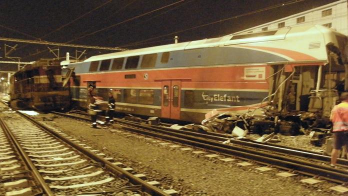Srážka vlaků v Praze-Libni. 4 zranění, škoda 13 milionů! Nádraží obnovilo částečný provoz