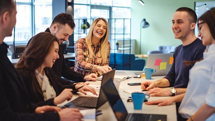 Čtyřdenní pracovní týden je lepší, zjistila studie. Zaměstnanci své úkoly zvládají