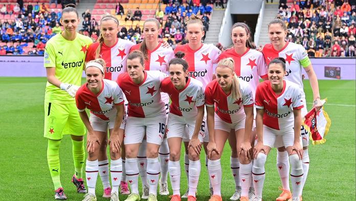 Ženy Slavie daly nesportovní gól. Lidé zuří, Tvrdík se omlouvá