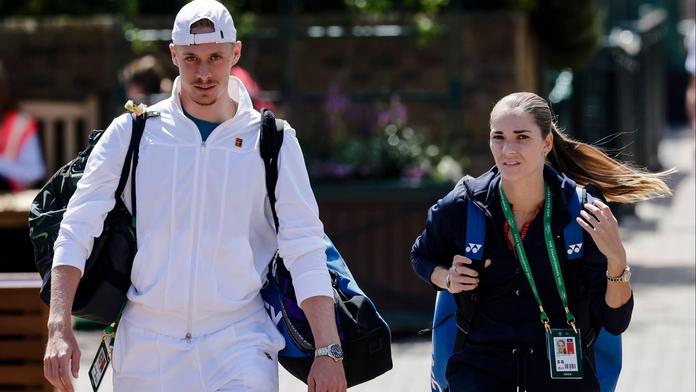 Další pár na okruhu. Shapovalov požádal o ruku švédskou tenisovou krásku