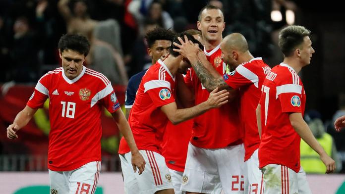Kocourkov! Fotbalisté Ruska mohou bojovat o MS, postoupit ale nesmí