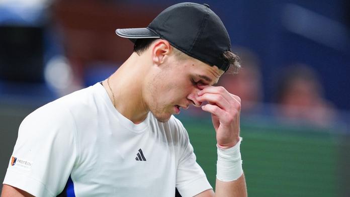 Zmotaný dort psa a kočičky, stávat se to nemůže, říká Berdych ke kauze Menšík