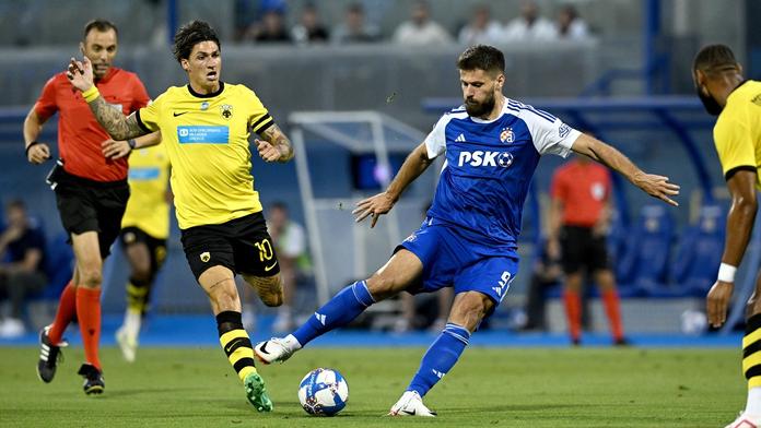 Zápas Dinama Záhřeb proti AEK Atény