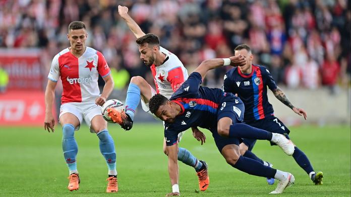Dvě penalty v závěru a pořádné drama. Šlágr mezi Slavií a Plzní nepoznal vítěze